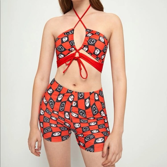 ❤️🖤 2 piece red and black crop top and shorts set❤️🖤 - Picture 1 of 9